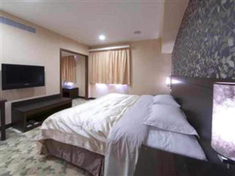 Metropolis Hotel Taoyuan Exterior foto